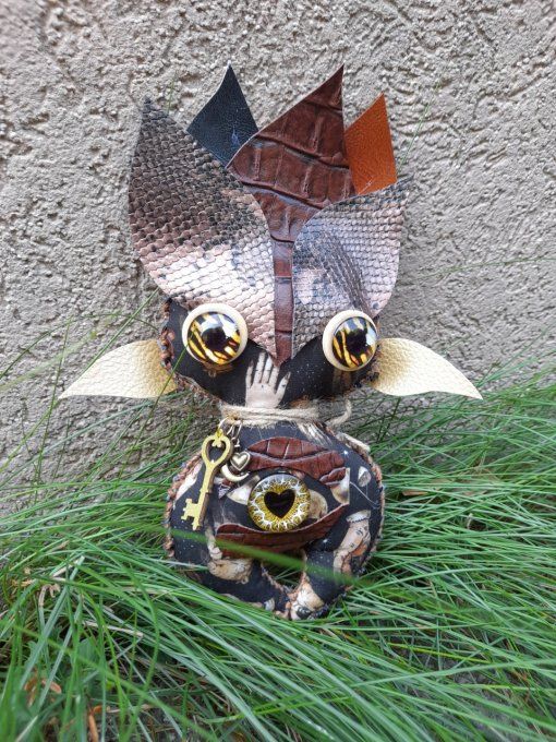 Mandragore lutin des jardins. "Twinny"