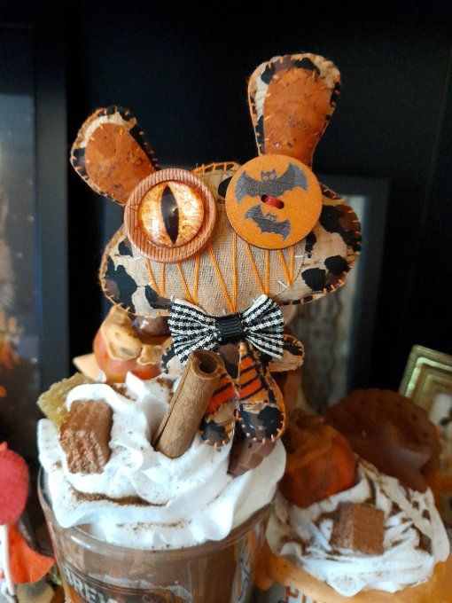 Le P'tit TOTEM SpOoky Léopard et son petit nœud papillon. Liège 