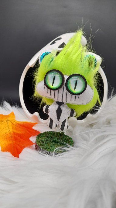 P'titTotem "Beetlejuice" sur son décor.