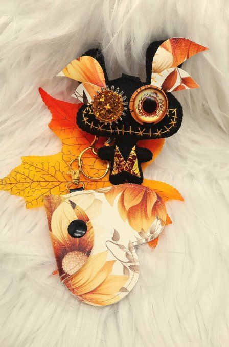 P'tit TOTEM collaboration "L'aiguille de Sha" porte-monnaies.