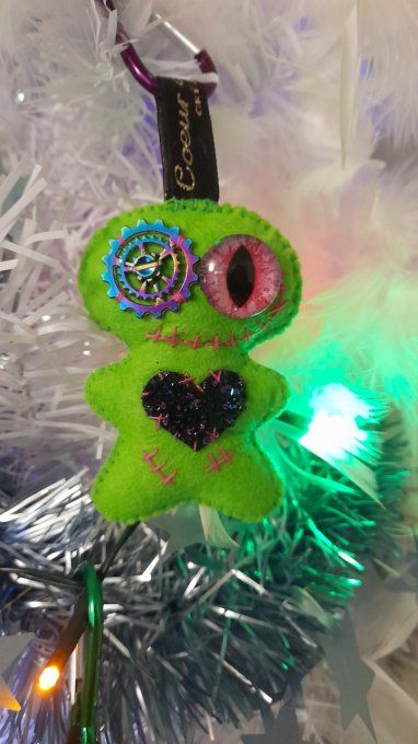 Poupée vaudoo Cœur pétillant porte-clef