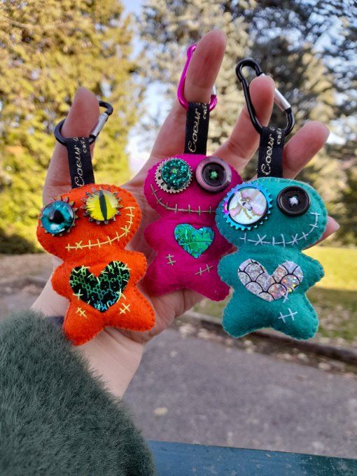 Poupée Vaudoo contre "LA PEUR" Coeur multicolor