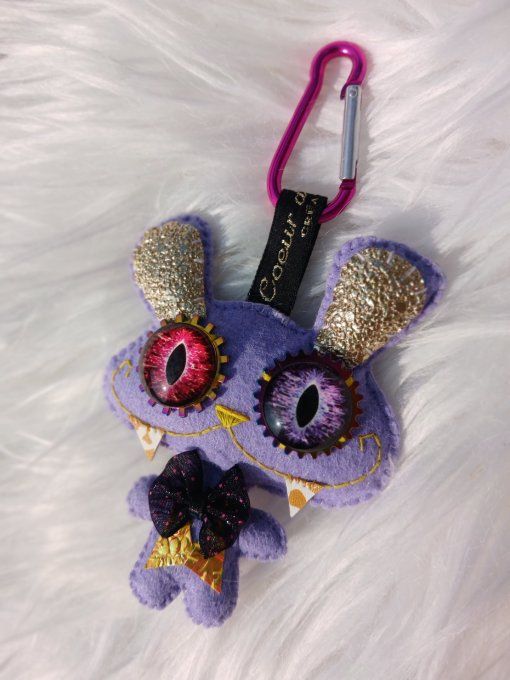 P'tit Totem " Collection Vampires "n°2 Or lilas 