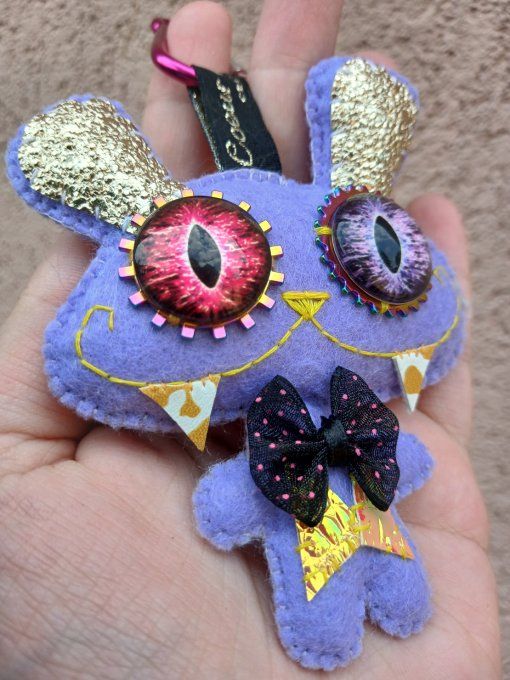 P'tit Totem " Collection Vampires "n°2 Or lilas 