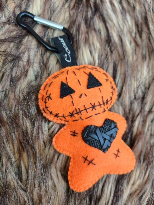 Porte-clef totem citrouille halloween 