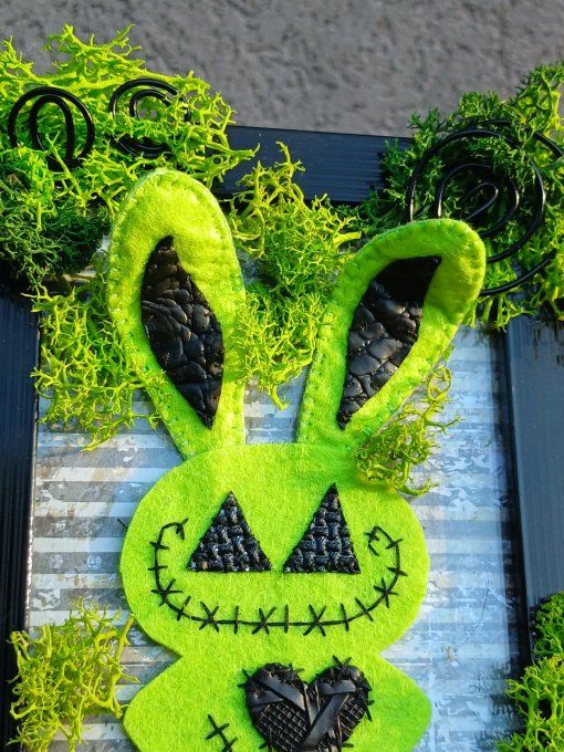 Cadre spooky "Le Lapin Vert" 
