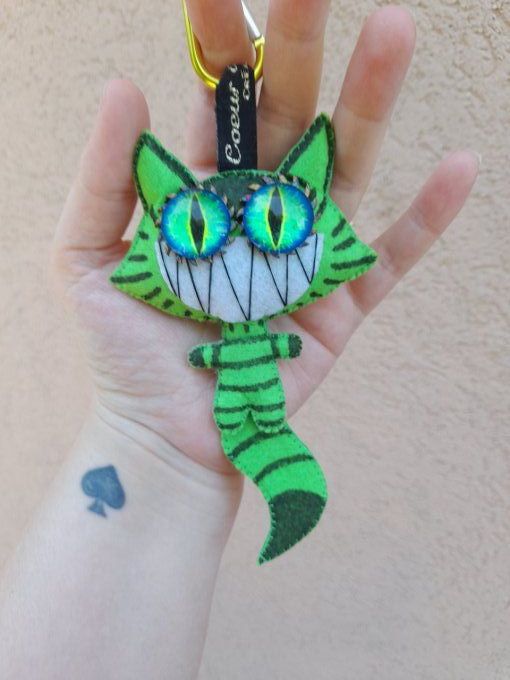 Chat-monstre Porte Clef déco vert tigré noir