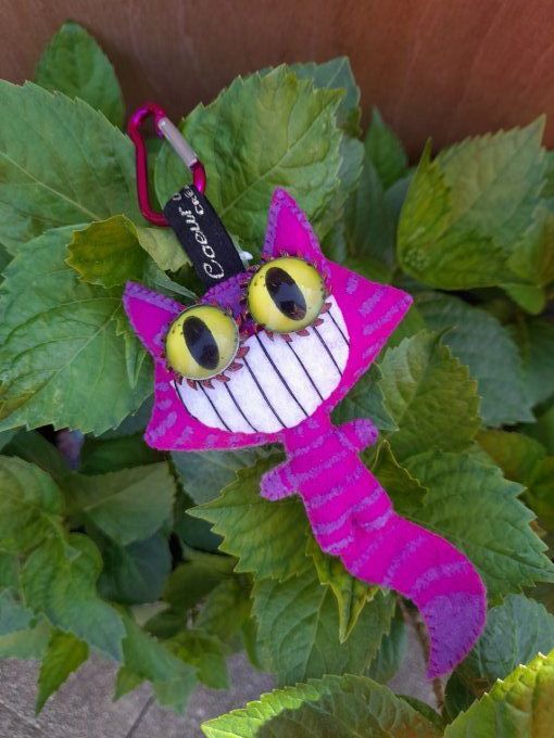 Chat-monstre porte clef feutrine bleu tigré (sans décor)
